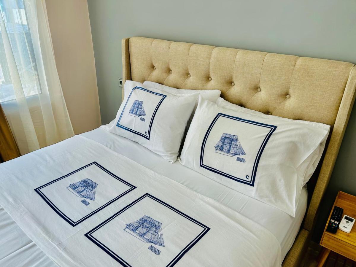Port Twins Suites No1 Pireu Exterior foto