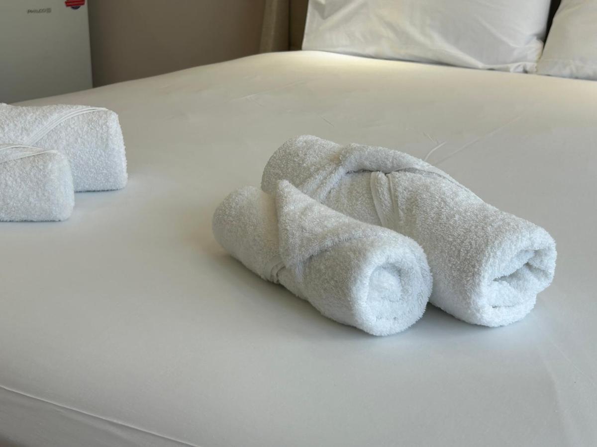 Port Twins Suites No1 Pireu Exterior foto