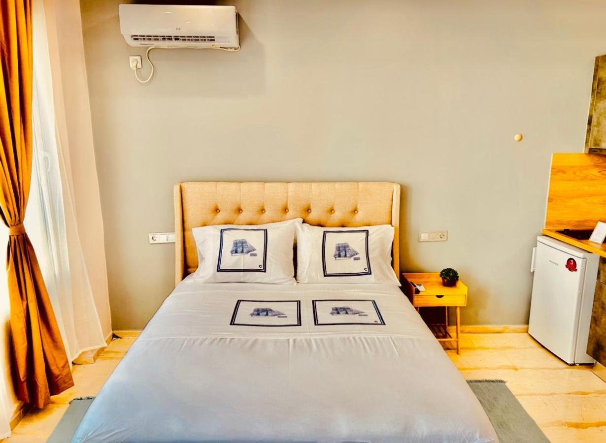 Port Twins Suites No1 Pireu Exterior foto